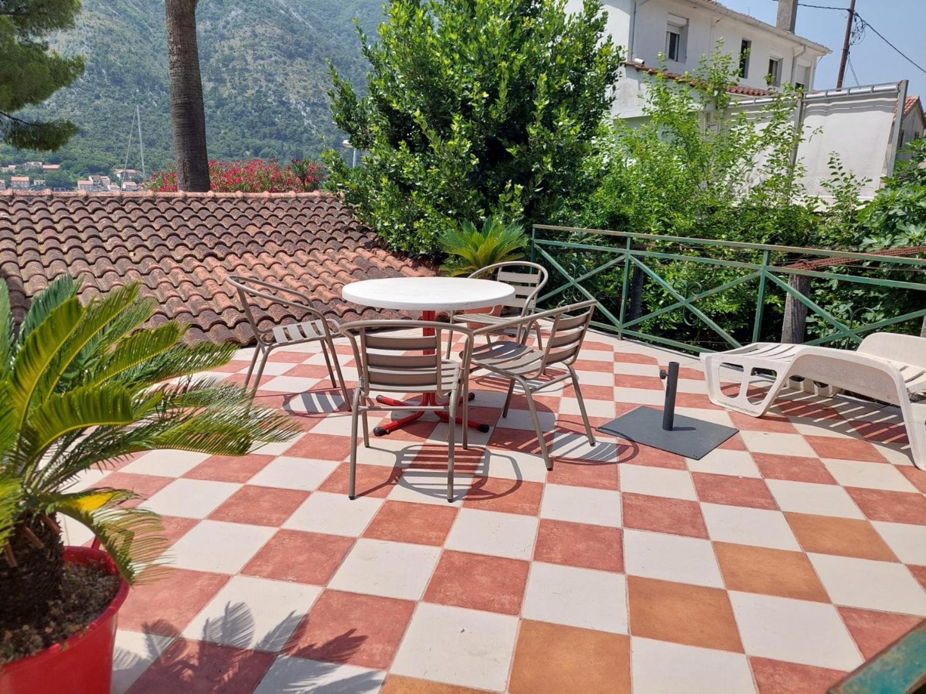 Garden Apartmant Near Sea Kotor Extérieur photo
