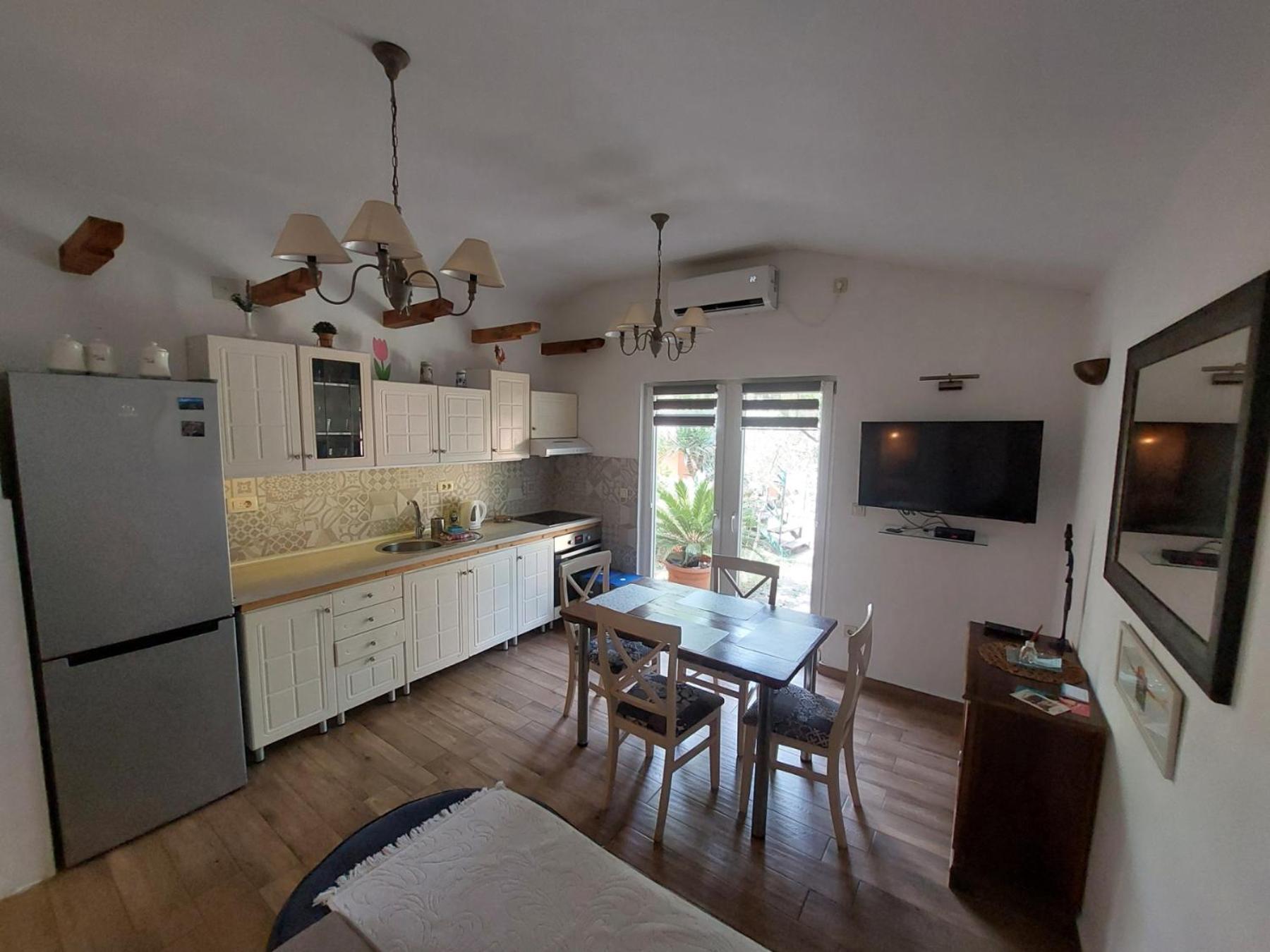 Garden Apartmant Near Sea Kotor Extérieur photo